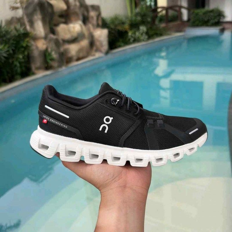 On Running Cloud 5 Black White