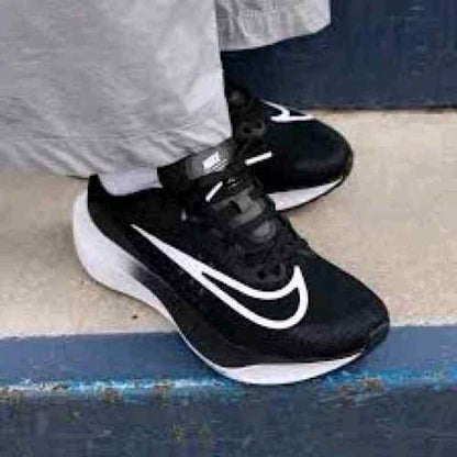 Nikkee zoom fly 5 best running shoes 2023