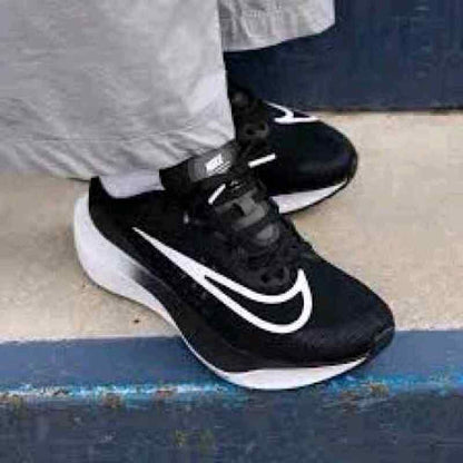 Nikkee zoom fly 5 best running shoes 2023