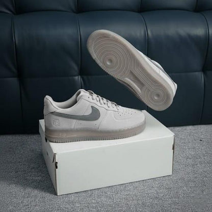 NIK.E AIRFORCE 1 X REIGNING CHAMP CLASSIC