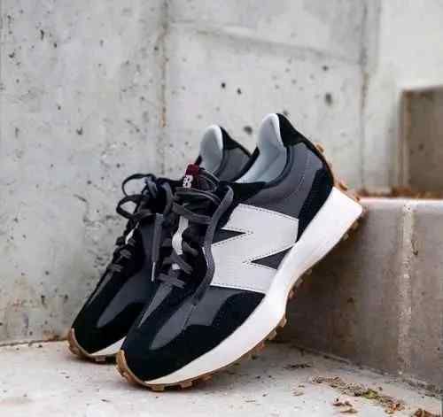 Neww Balance 327 Black White