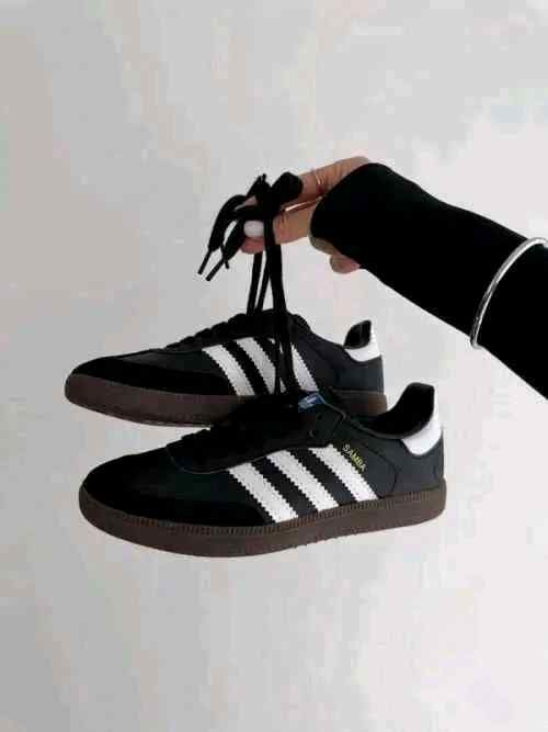 Adi-dss Samba Black white for her fix