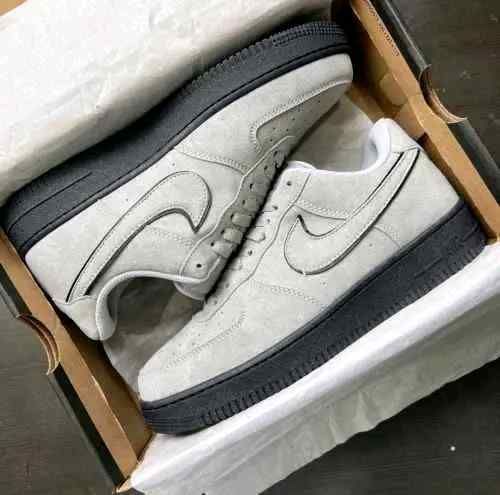 NIKkEE AIRFORCE SUEDE BLACK SMOKE GREY