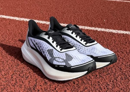 Under Armou.r Velociti Distance running White