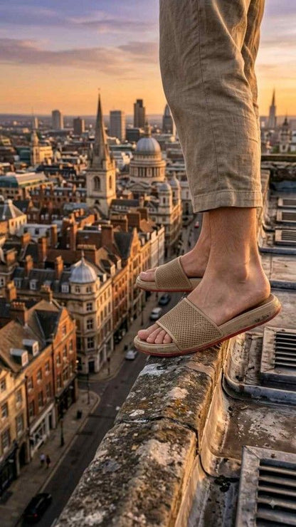 CHRISTIANNN LOUBOUTIN FLIP FLOP CREAM