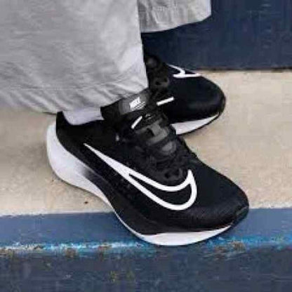 Nikkee zoom fly 5 best running shoes 2023
