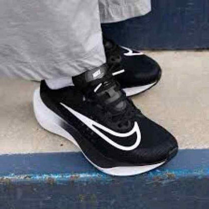 Nikkee zoom fly 5 best running shoes 2023