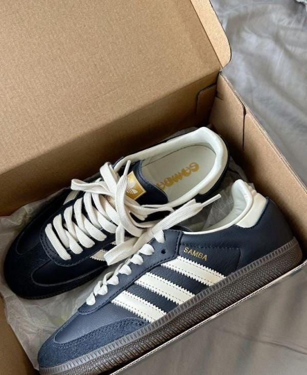 ADIDAAS WOMEN. .SAMBA.NAVY.FOR.HER