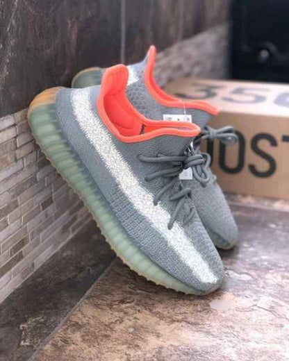 Adiddass Yeezy 350 V2 Desert Sage Semi UA With Full Accessories