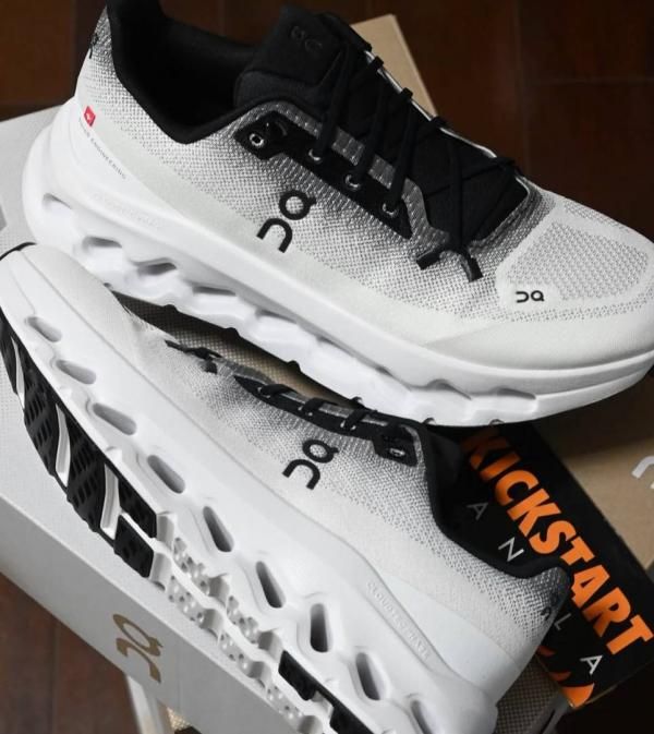 ON CLOUD TILT 2.0 BLACK IVORY