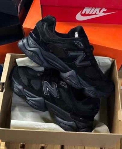 NEWW BALANCE 9060 TRIPLE BLACK CAT