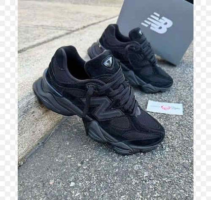 NEWW BALANCE 9060 TRIPLE BLACK CAT