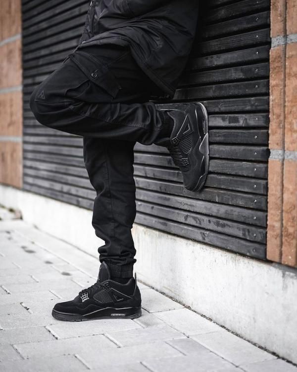 AIR JORDAN RETRO 4 BLACK CAT SEMI UA