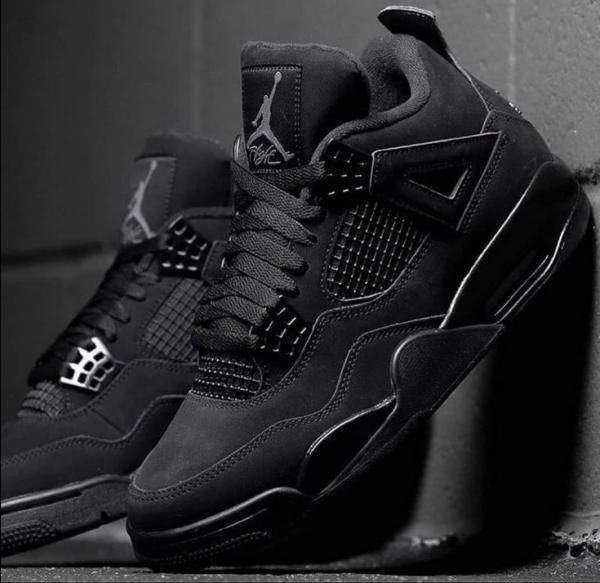 AIR JORDAN RETRO 4 BLACK CAT SEMI UA