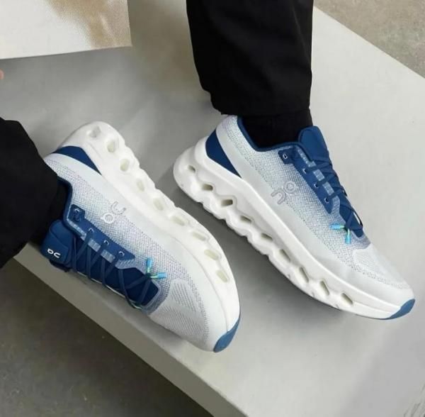 On RUNNING Cloud Tilt 2.0 Tempest Ivory BLUE