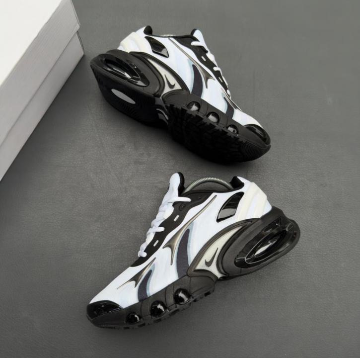 Nik.e Air Max DN 3
