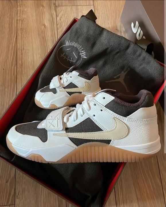 Travis Scott X Jordan Jumpman Jack Trainer Sail semi UA QUALITY