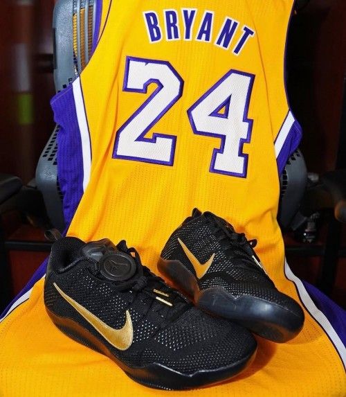 Nikee Kobe 11 Protro Fade to Black