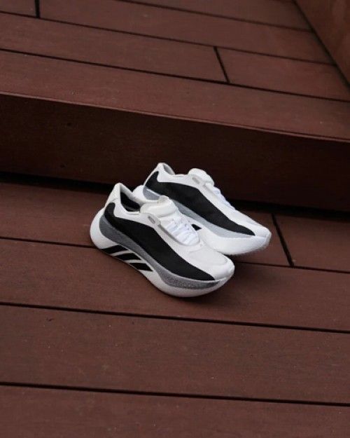 Adida s Hyperboost Edge White Solar grey