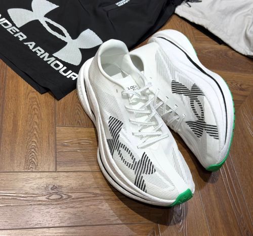 Underr Armour velociti elite 3 running shoes