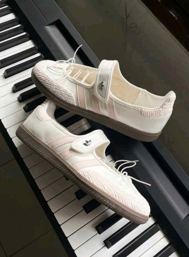 ADIDAASs SAMBA JANE CLOUD WHITE PINK for her