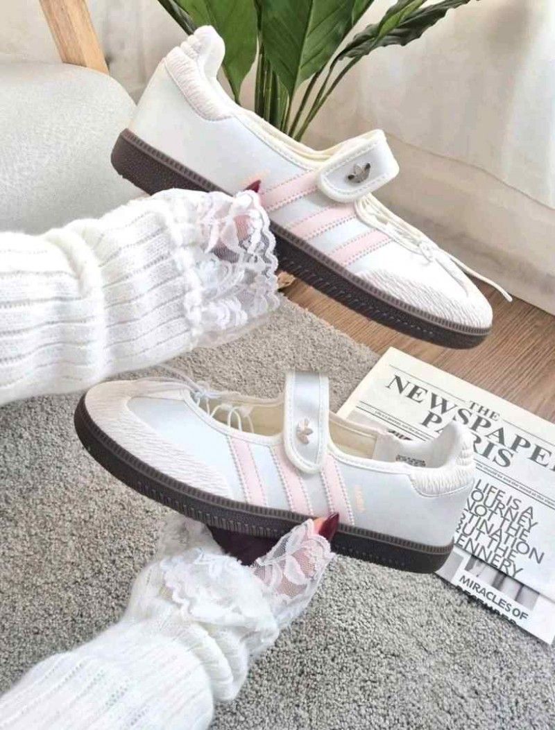 ADIDAASs SAMBA JANE CLOUD WHITE PINK for her