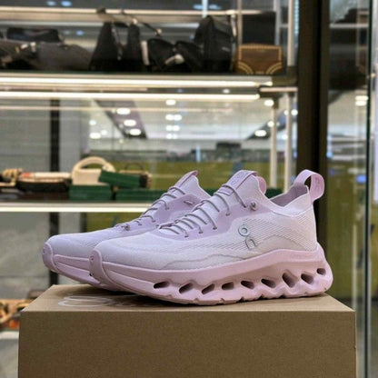 On Cloudtilt running Loewe Pale Pink for her
