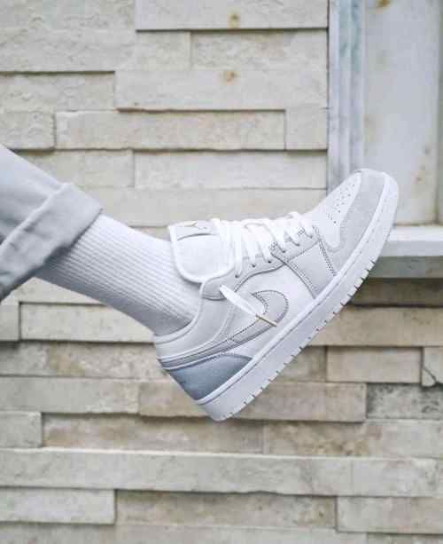 NIK AIR JORDAN RETRO 1 LOW PARIS