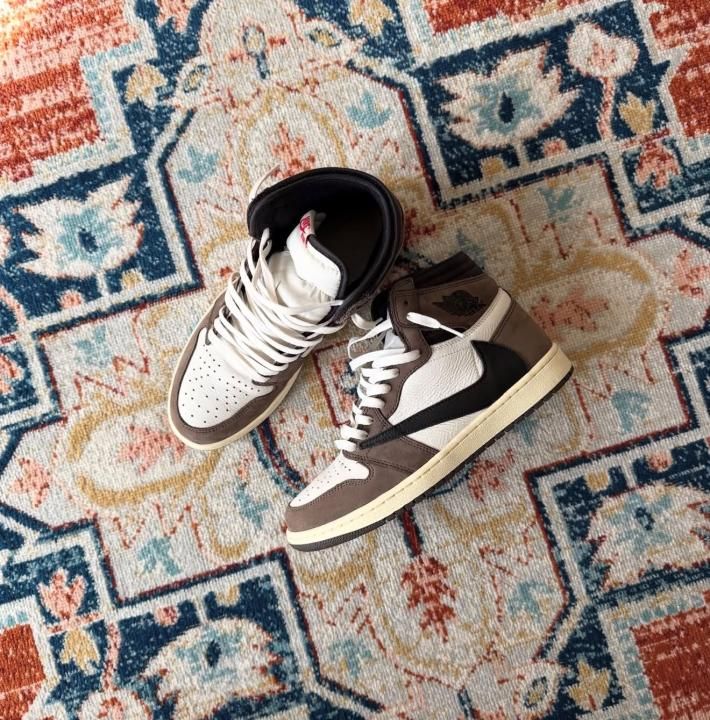 Nik airr Jordan Retro 1 High OG Travis Scott Mocha Semi UA