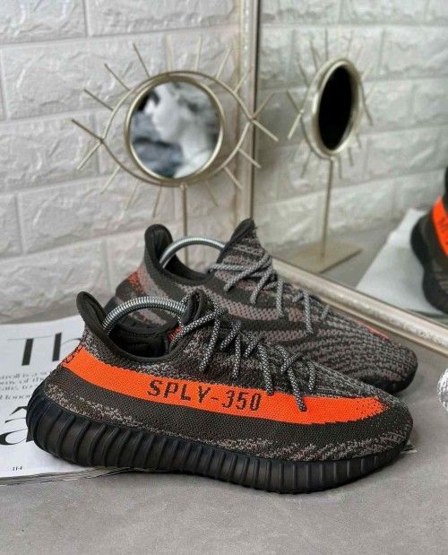 ADIDA S YEEZY 350 CARBON BELUGA SEMI UA WITH ALL ACCESSORIES