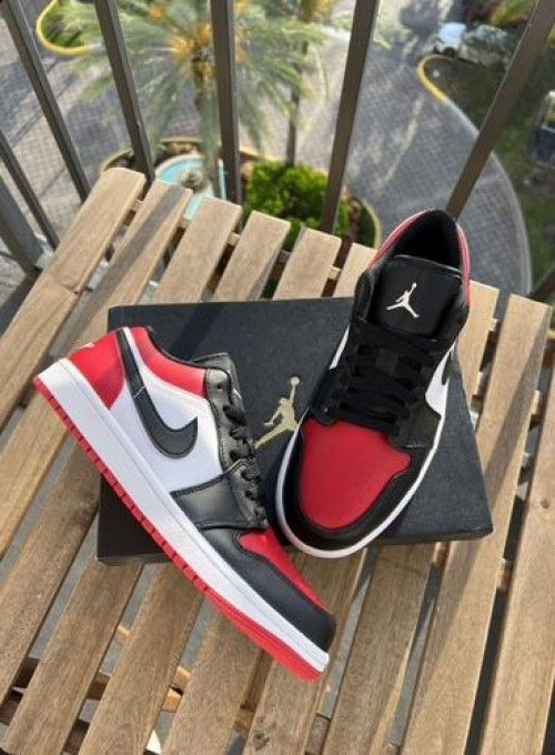 Nik Air Jordan 1 Low Bred Toe Fix