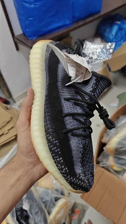 Adida_s Yeezy 350 asriel black no kit
