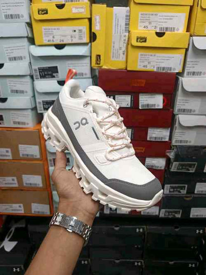 On Running Cloudrock Low Waterproof