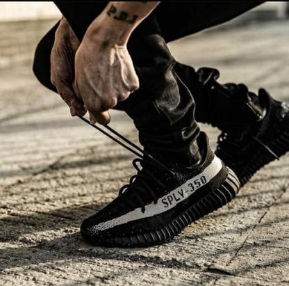 Adida s Yeezy 350 V2 Oreo SEMI UA