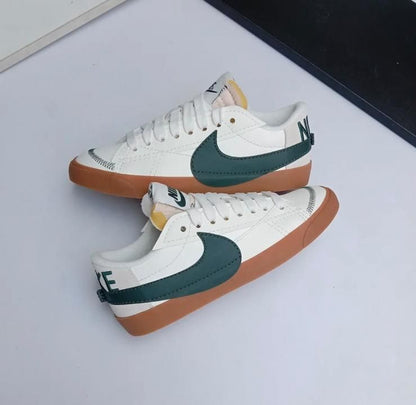 NIKKE BLAZER LOW 77 SAIL PRO GREEN