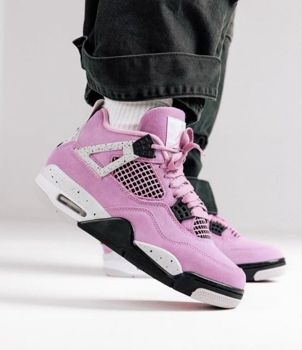 NIKKE AIR JORDAN 4 ORCHID PINK