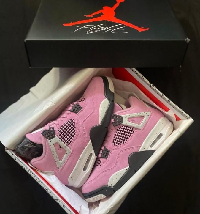 NIKKE AIR JORDAN 4 ORCHID PINK