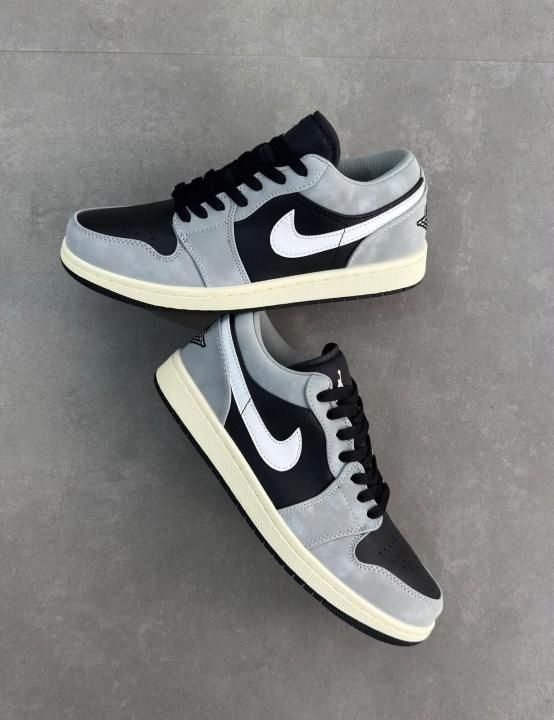 NIKKE AIR JORDAN 1 LOW LIGHT SMOKE GREY OFF NOIR