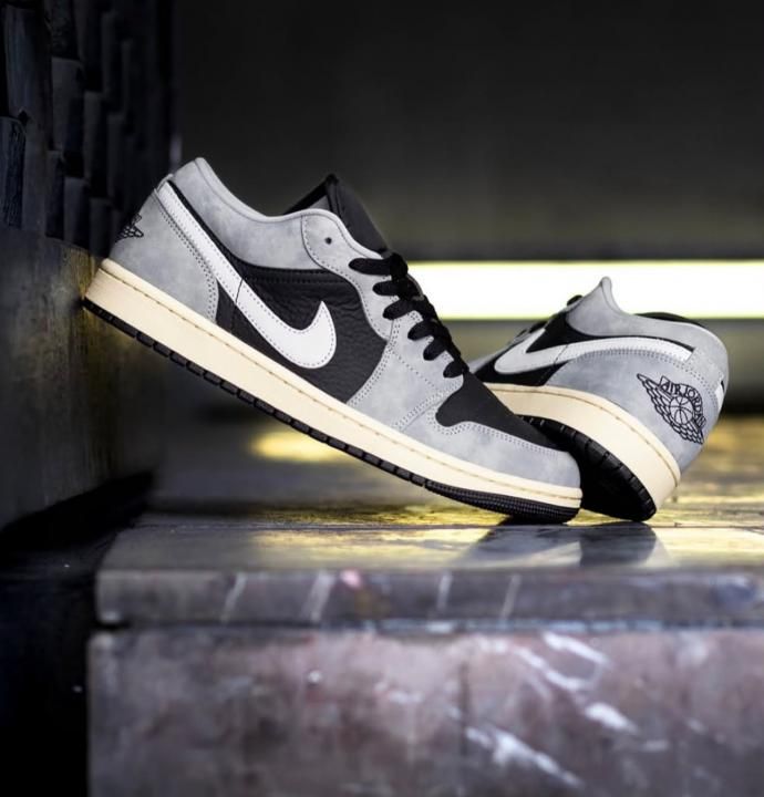 NIKKE AIR JORDAN 1 LOW LIGHT SMOKE GREY OFF NOIR