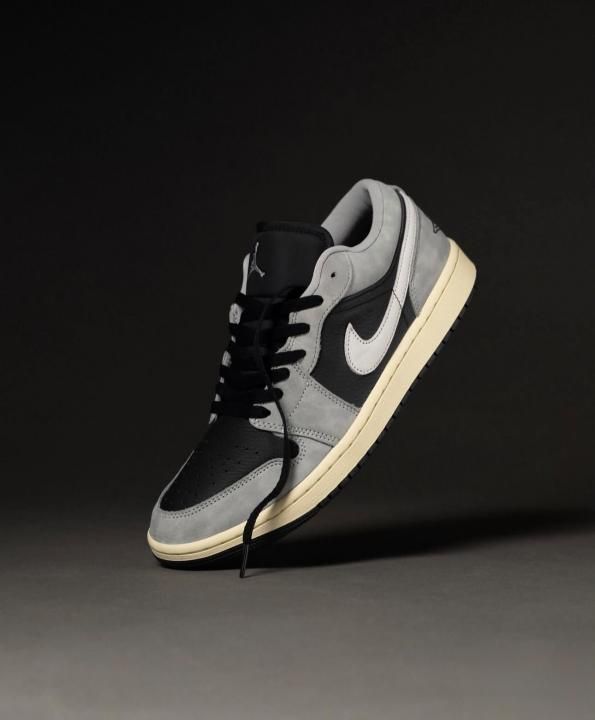 NIKKE AIR JORDAN 1 LOW LIGHT SMOKE GREY OFF NOIR