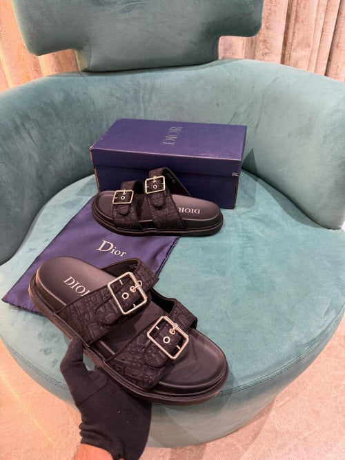 Ua_dior_aqua sandal all black oblique