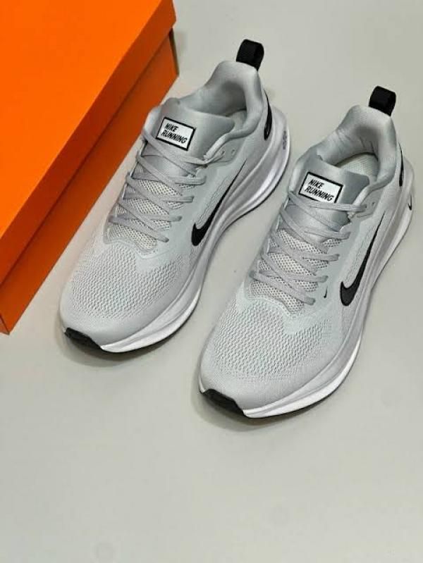 Nikke Zoom Running Grey