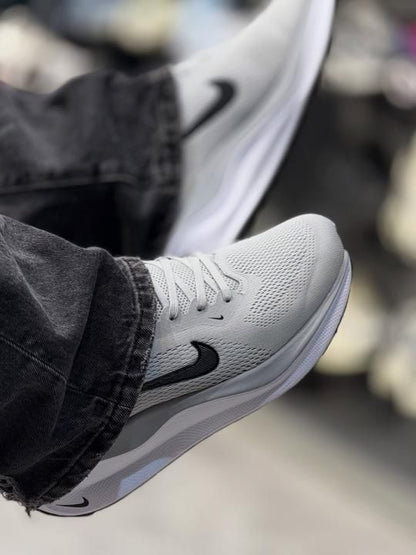 Nikke Zoom Running Grey