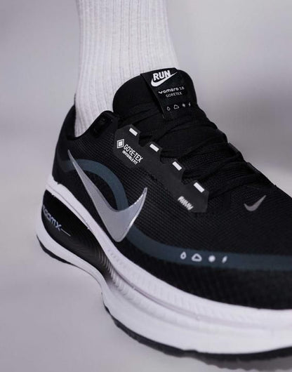 Nikke Running Vomero 18 Gore-Tex Black Reflective