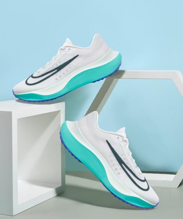 Nikke Zoom Fly 5 Barely sky blue