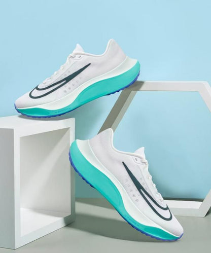 Nikke Zoom Fly 5 Barely sky blue