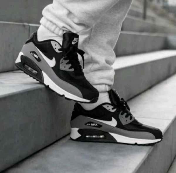 Nikkee AirMax 90 Essential Blackwhite Fix