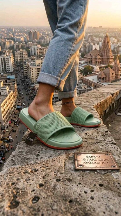 CHRISTIANNN LOUBOUTIN FLIP FLOP GREEN