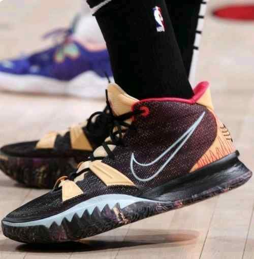 nikkee kyrie 7 SOUNDWAVE