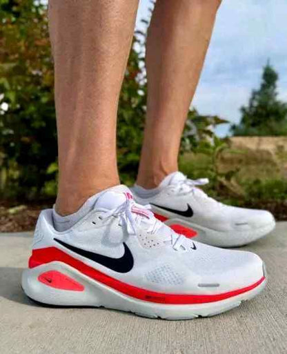 Nikkee Running zoom Structure 26 trainers White orange